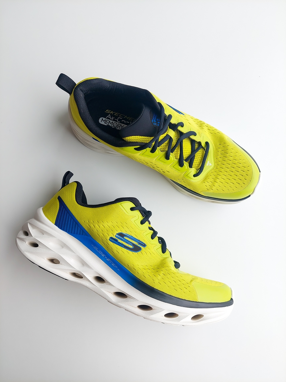 Skechers Men’s US 12 Neon Yellow Athletic Sneakers Shoes Glide-Step Swift